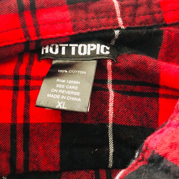 Hot Topic - Picture 2 of 3